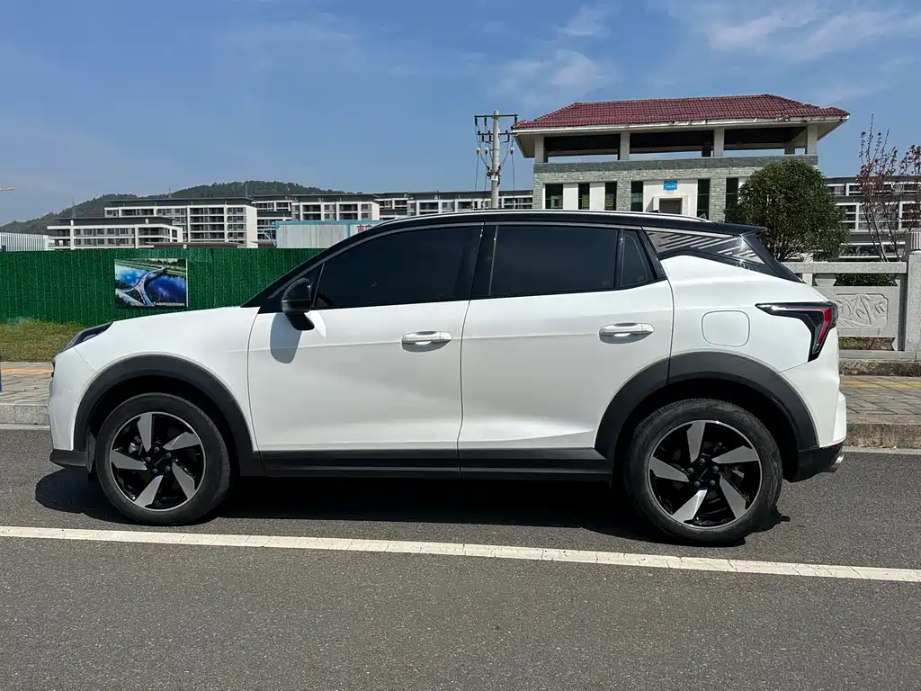 Lynk & Co 06 2020 1.5T Plus купить на сайте DeffCars