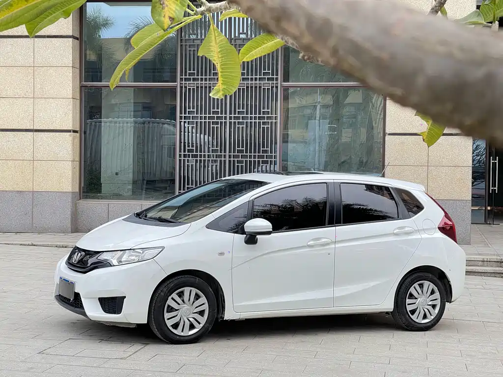 Fit 2016 1.5L LX CVT comfort model купить на сайте DeffCars