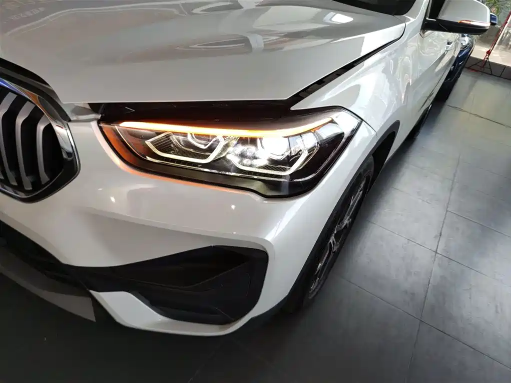 BMW X1 2021 sDrive25Li Leading Model купить на сайте DeffCars