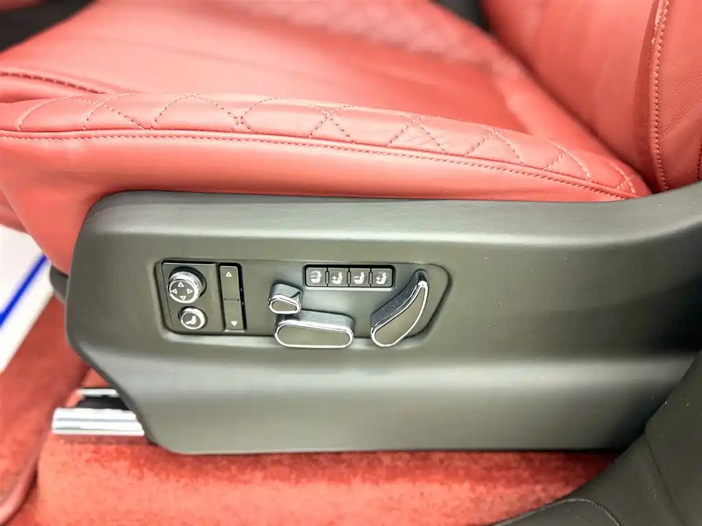 Bentayga 2016 6.0T Standard Edition купить на сайте DeffCars