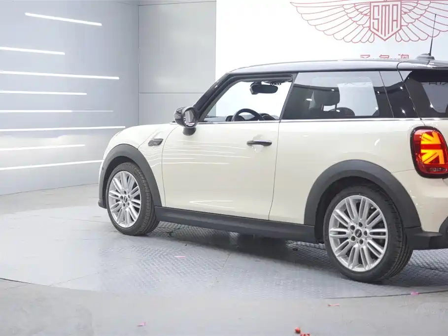 MINI 2022 facelift 1.5T COOPER Classic купить на сайте DeffCars