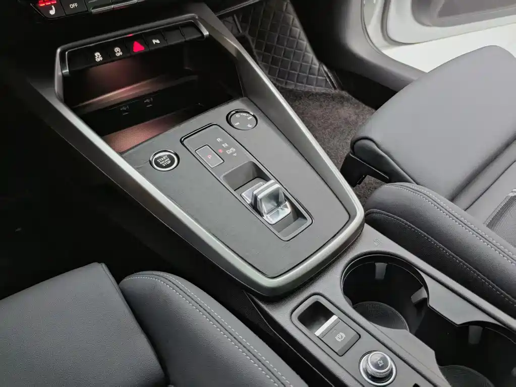 Audi A3 2023 A3L Limousine 35 TFSI Fashion Sporty купить на сайте DeffCars