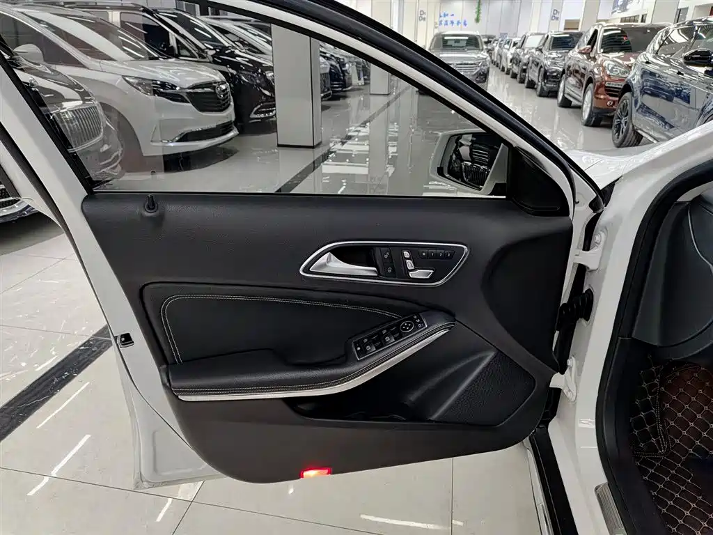 Mercedes-Benz GLA 2019 GLA 200 Fashion Model купить на сайте DeffCars