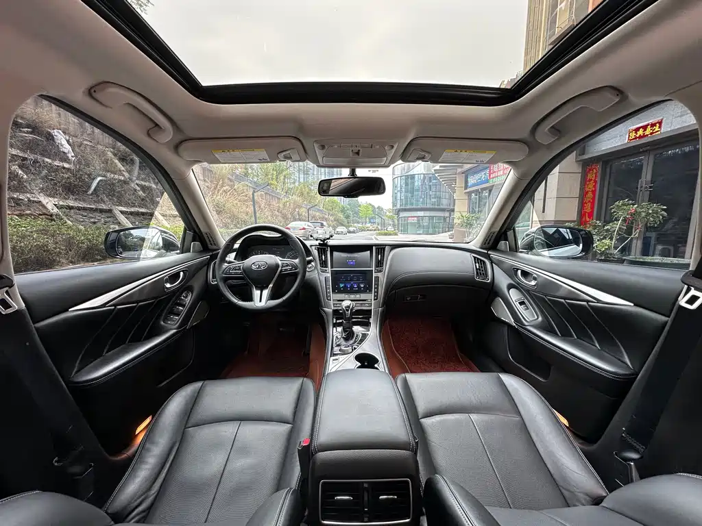 Infiniti Q50L 2018 2.0T Premium Edition National VI купить на сайте DeffCars