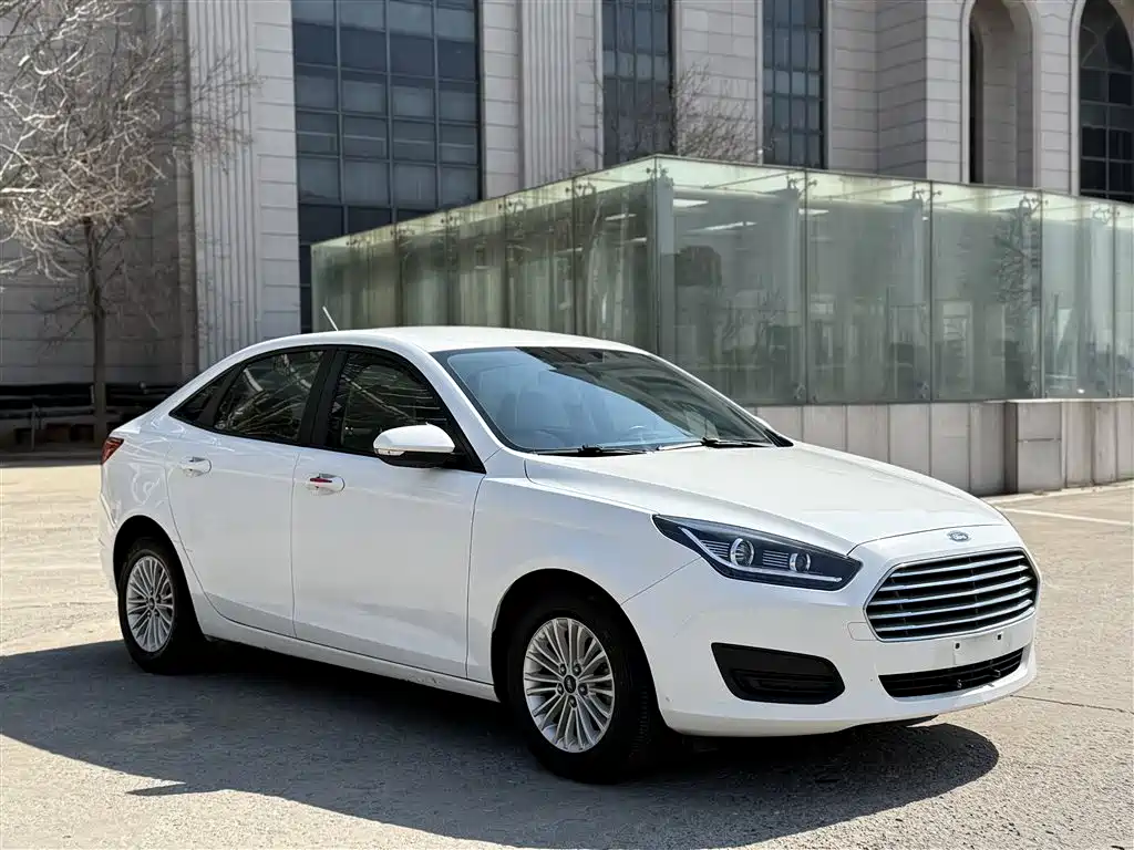 Escort 2017 facelift 1.5L manual comfort type купить на сайте DeffCars
