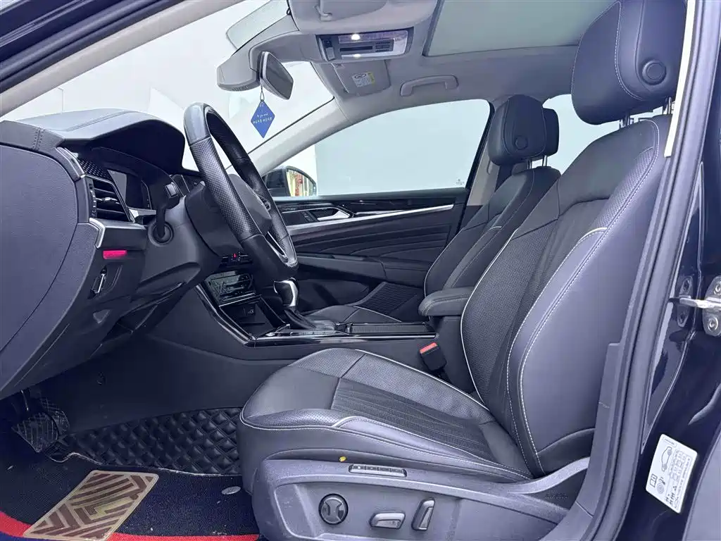 Passat 2022 330TSI Deluxe Edition купить на сайте DeffCars