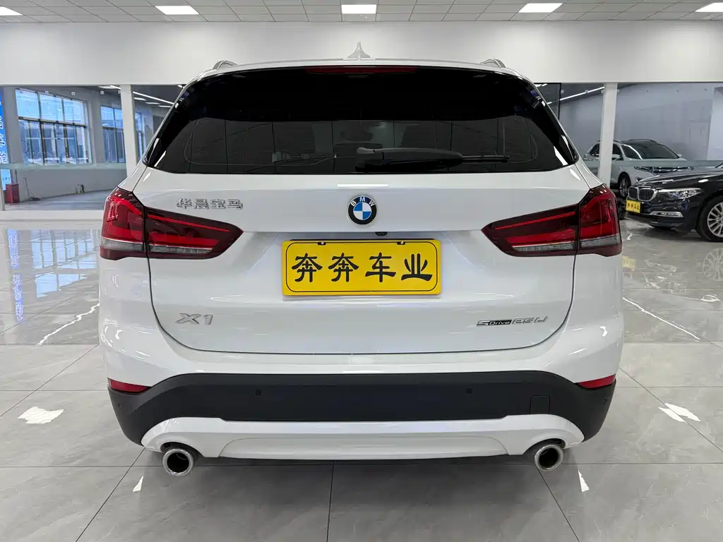 BMW X1 2020 sDrive25Li Leading Model купить на сайте DeffCars
