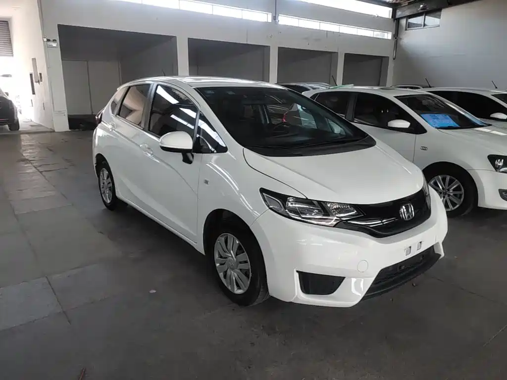Fit 2016 1.5L LXS CVT comfort sunroof version купить на сайте DeffCars