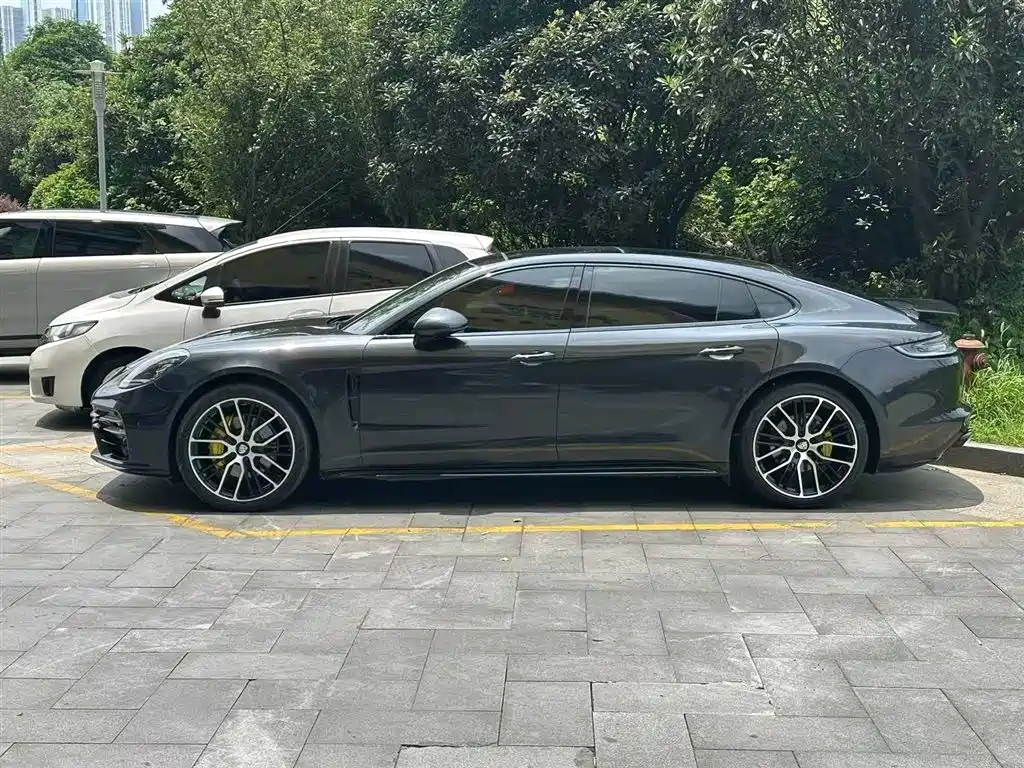 Panamera 2023 Panamera 2.9T Platinum Edition купить на сайте DeffCars