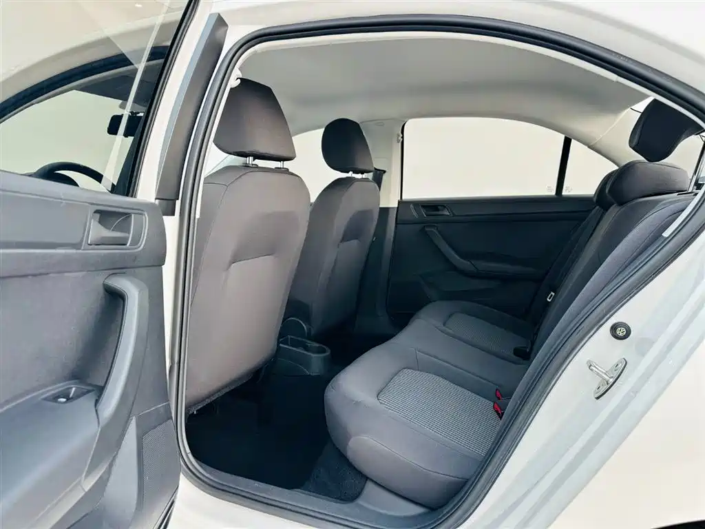Santana 2021 1.5L automatic fashion version купить на сайте DeffCars