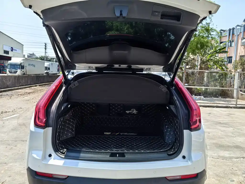 Cadillac XT4 2018 28T two-wheel drive technology купить на сайте DeffCars