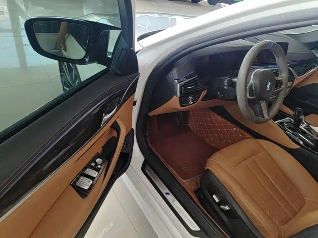 BMW 5 Series 2020 530Li Leading M Sports Package купить на сайте DeffCars