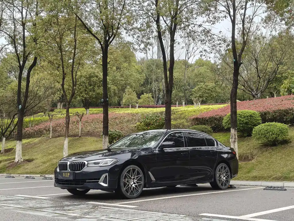 BMW 5 Series 2023 530Li Leading M Sports Package купить на сайте DeffCars