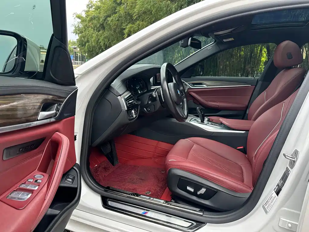 BMW 5 Series 2022 facelift 530Li leading M sports package купить на сайте DeffCars