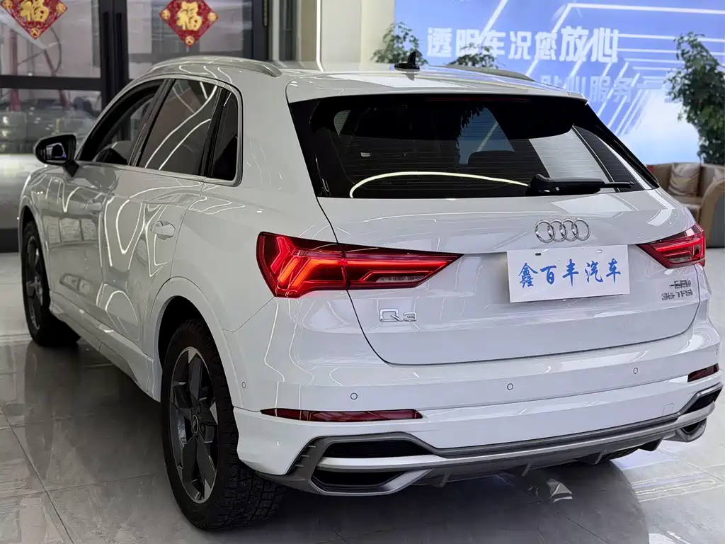 Audi Q3 2022 35 TFSI Fashionable and Dynamic купить на сайте DeffCars