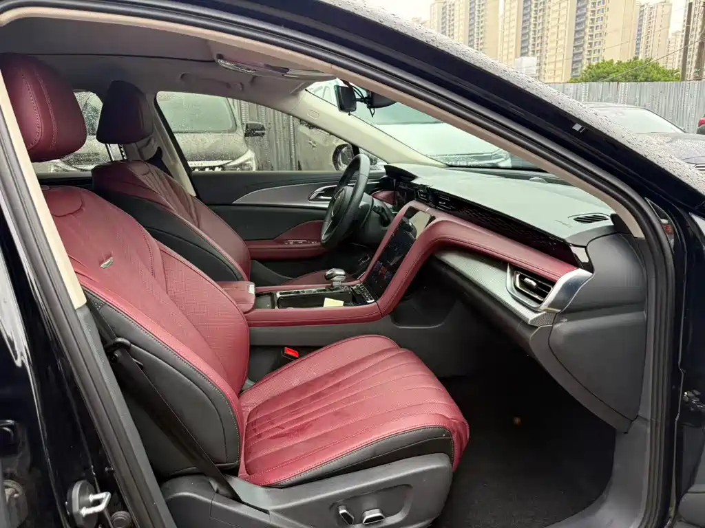 Hongqi H5 2023 1.5T DCT Zhilian Qiyun Edition купить на сайте DeffCars