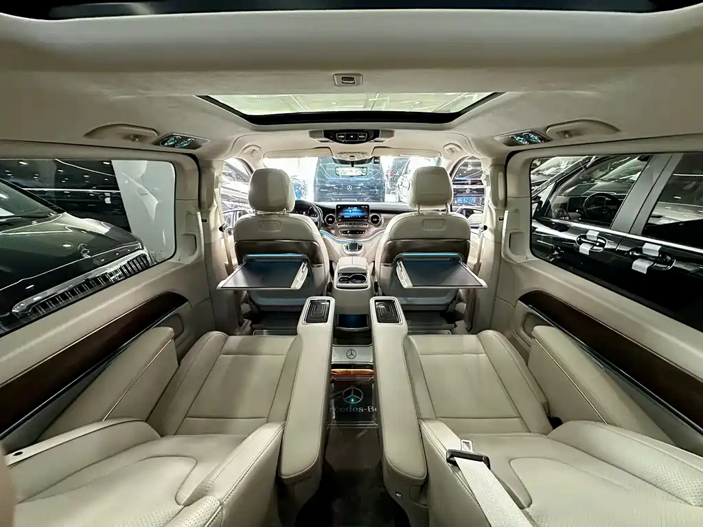 Mercedes-Benz V-Class 2022 V 260 L Long Wheelbase Luxury Edition купить на сайте DeffCars