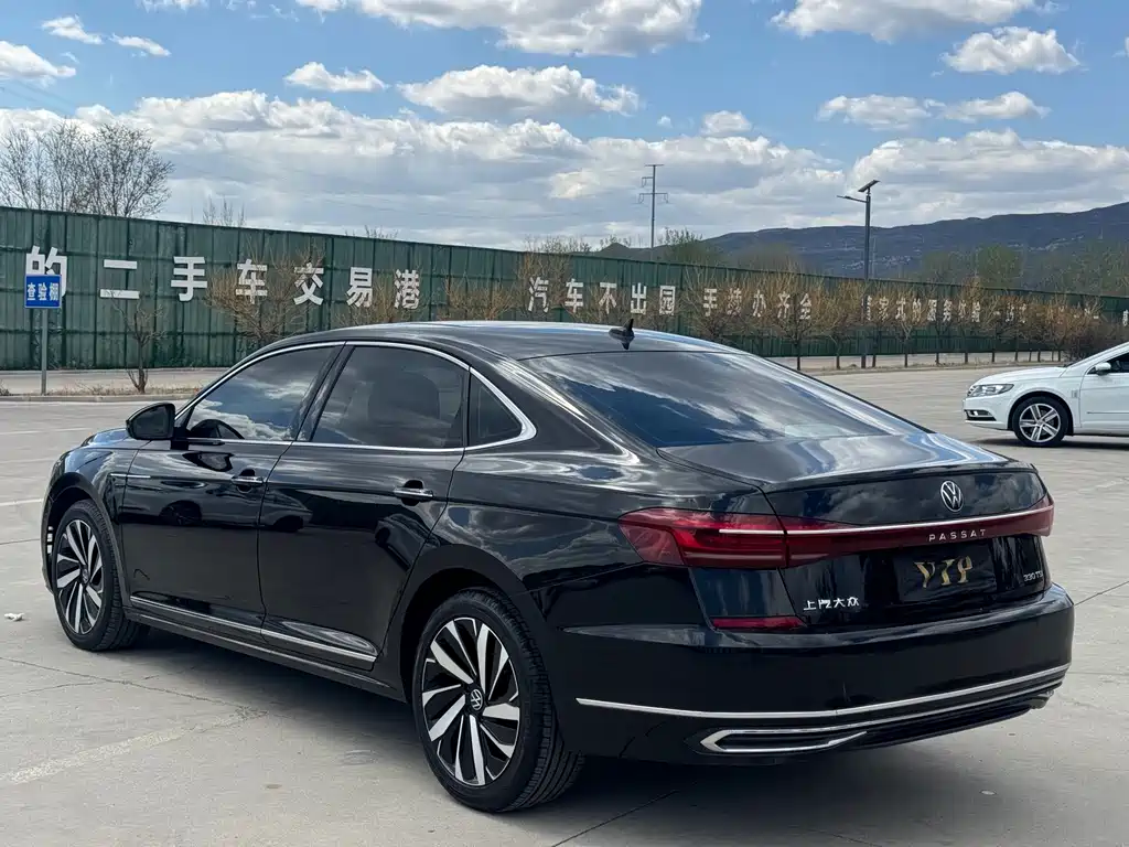 Passat 2023 330TSI Deluxe Edition купить на сайте DeffCars