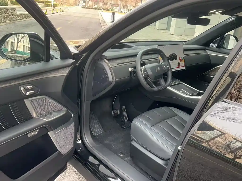 Ledo L90 2025 Max six-seater version купить на сайте DeffCars