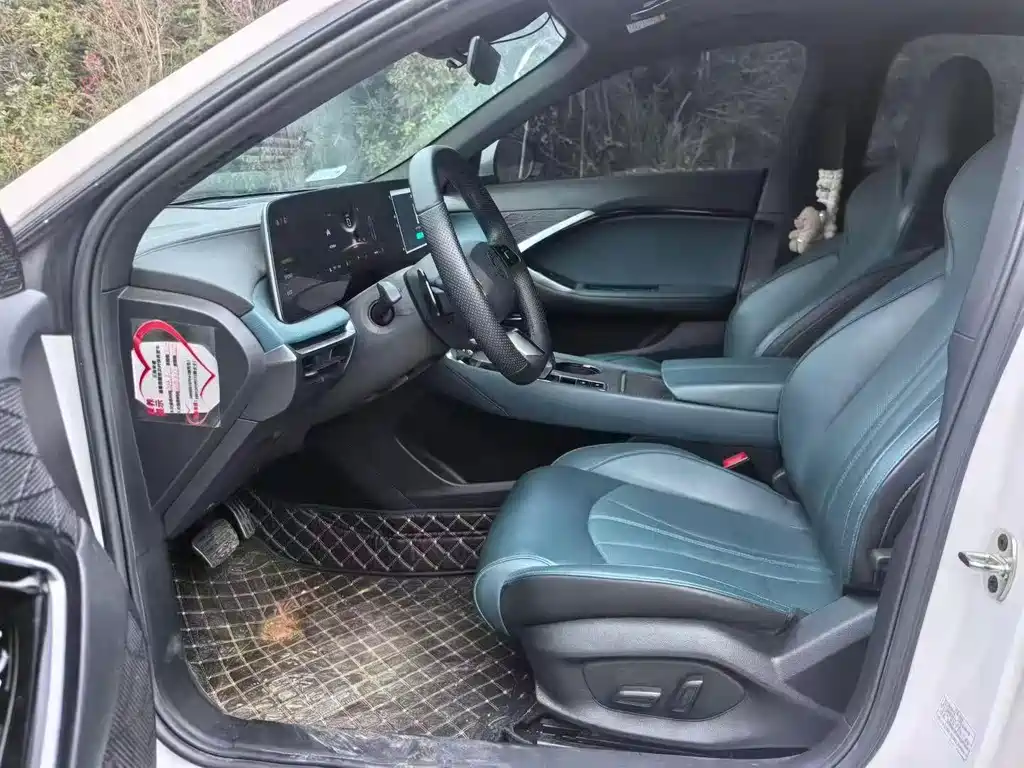 MG7 2023 2.0T Automatic Beauty Hunting Luxury Edition купить на сайте DeffCars