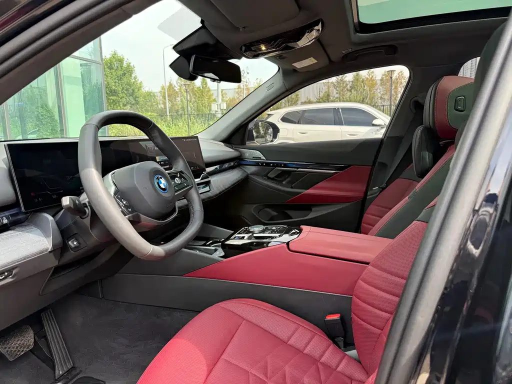 BMW i5 2024 eDrive 35L Exclusive Luxury Package купить на сайте DeffCars