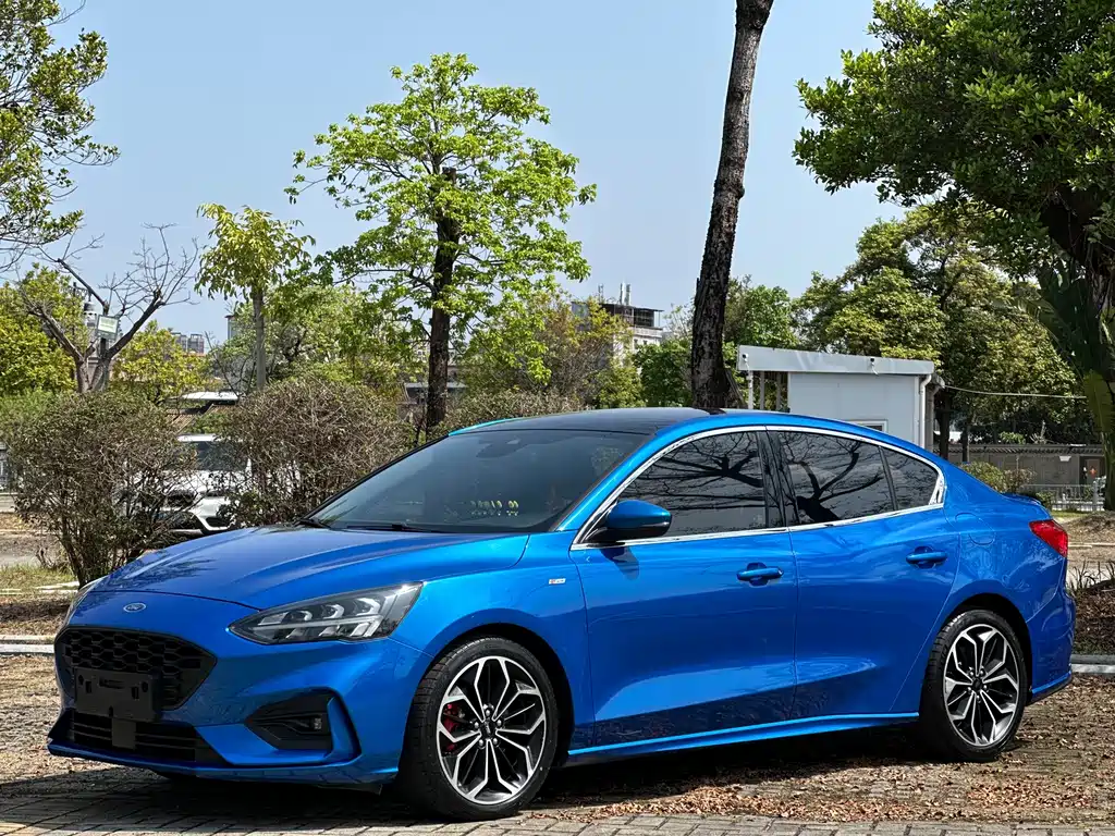 Focus 2021 Sedan EcoBoost 180 Automatic ST Line купить на сайте DeffCars