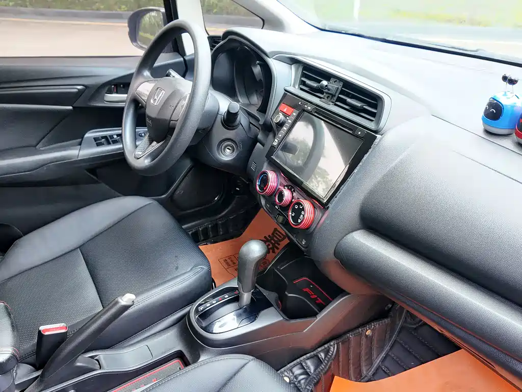 Fit 2016 1.5L LX CVT comfort model купить на сайте DeffCars