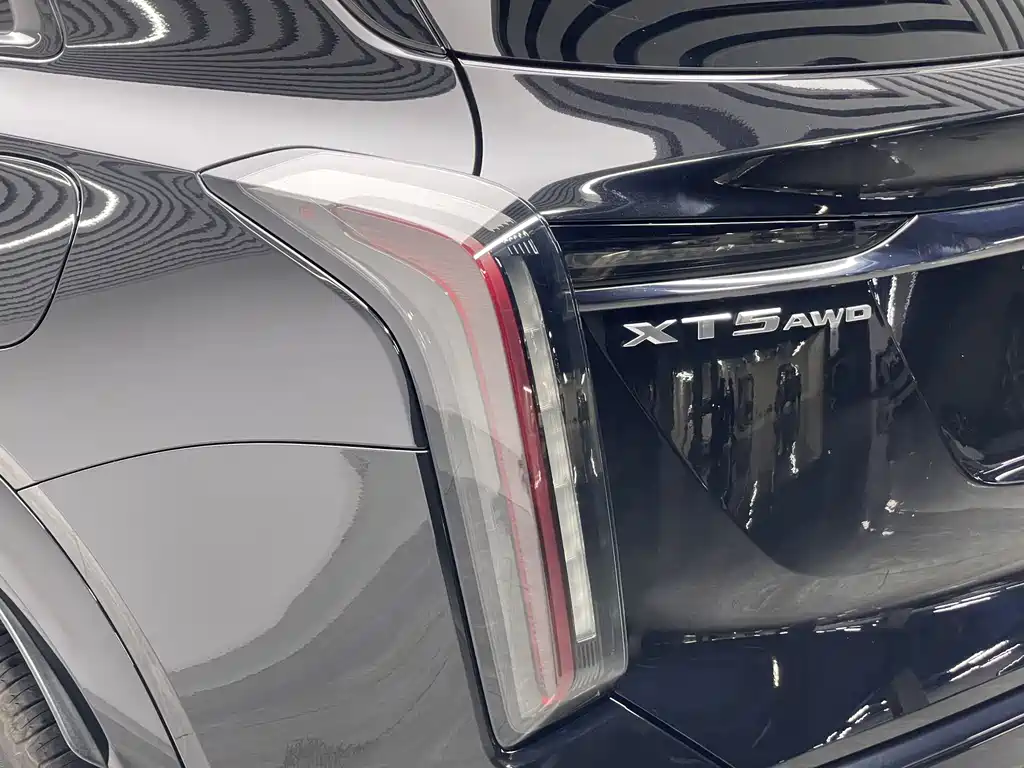 Cadillac XT5 2025 2.0T luxury model купить на сайте DeffCars