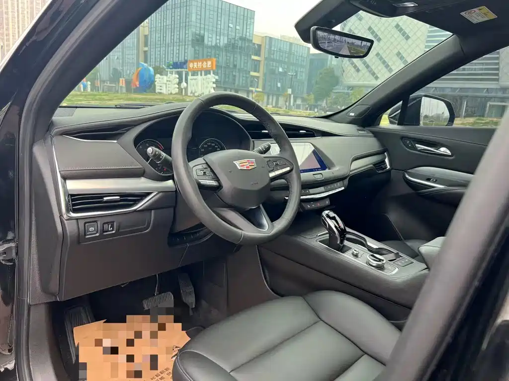 Cadillac XT4 2020 28T two-wheel drive leading model купить на сайте DeffCars
