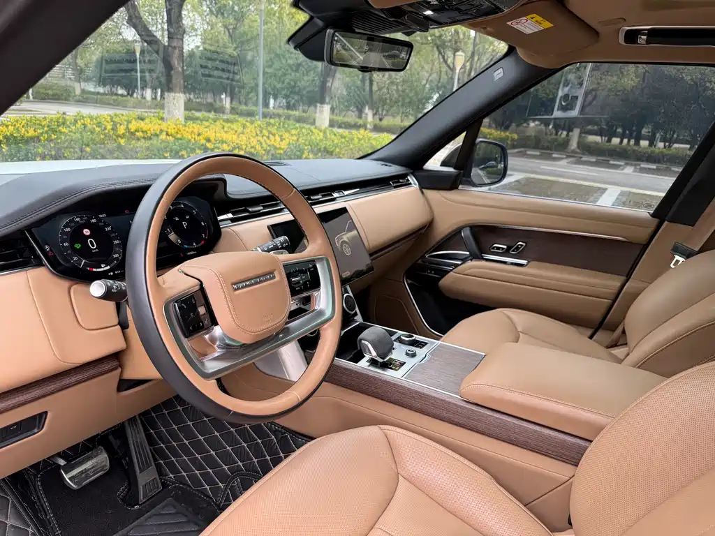 Range Rover 2023 3.0 L6 400PS Genesis Extended Edition купить на сайте DeffCars