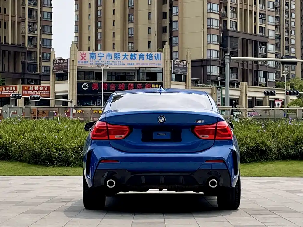 BMW 1 Series 2019 120i Leading M Sports Package купить на сайте DeffCars