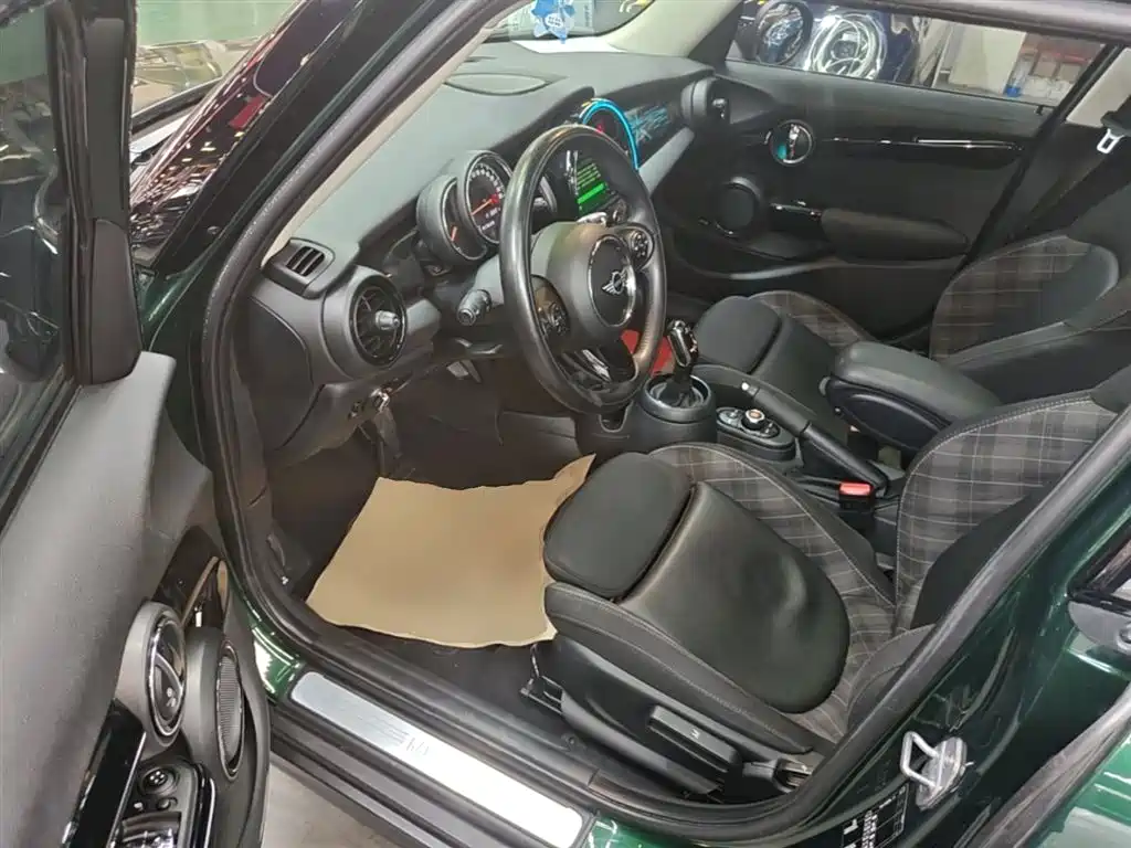 MINI 2018 1.5T COOPER Classic Five-Door Edition купить на сайте DeffCars