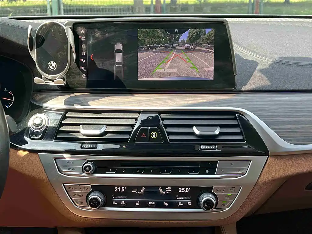 BMW 6 Series GT 2018 630i Luxury Design Package купить на сайте DeffCars