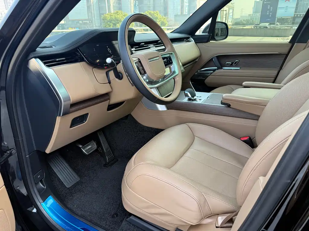 Range Rover 2025 3.0 L6 400PS Genesis Extended Edition купить на сайте DeffCars