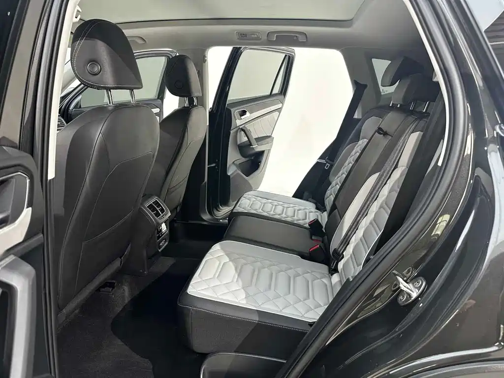Tyron 2023 280TSI Deluxe Plus Advanced Edition купить на сайте DeffCars
