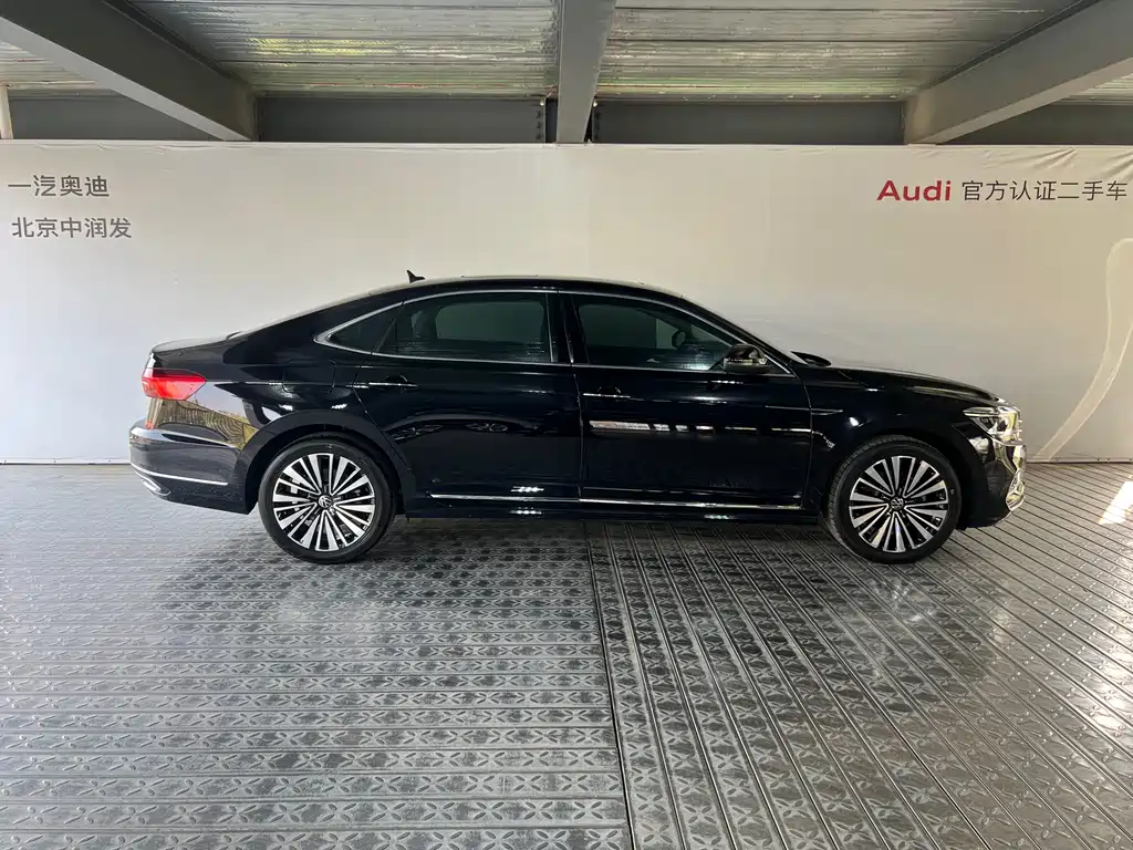 Passat 2020 facelift 330TSI Deluxe Edition National VI купить на сайте DeffCars