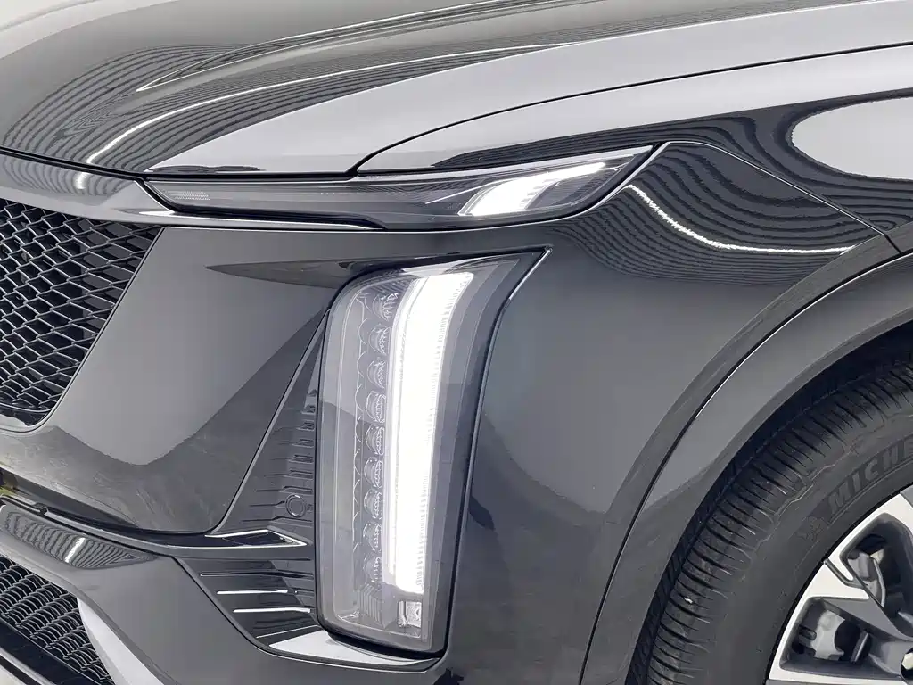 Cadillac XT5 2025 2.0T luxury model купить на сайте DeffCars