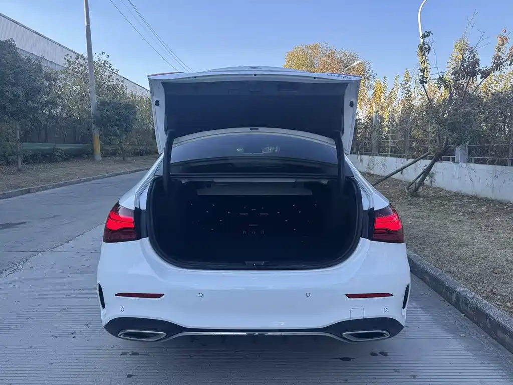 Mercedes-Benz A-Class 2024 A 200 L Fashion купить на сайте DeffCars