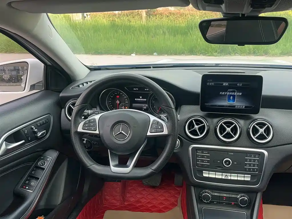 Mercedes-Benz GLA 2018 GLA 200 Dynamic купить на сайте DeffCars