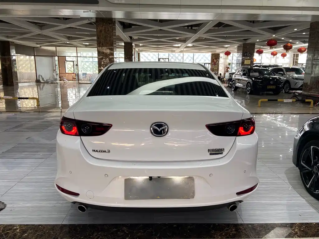 Mazda Axela 2022 2.0L Automatic Premium Edition купить на сайте DeffCars