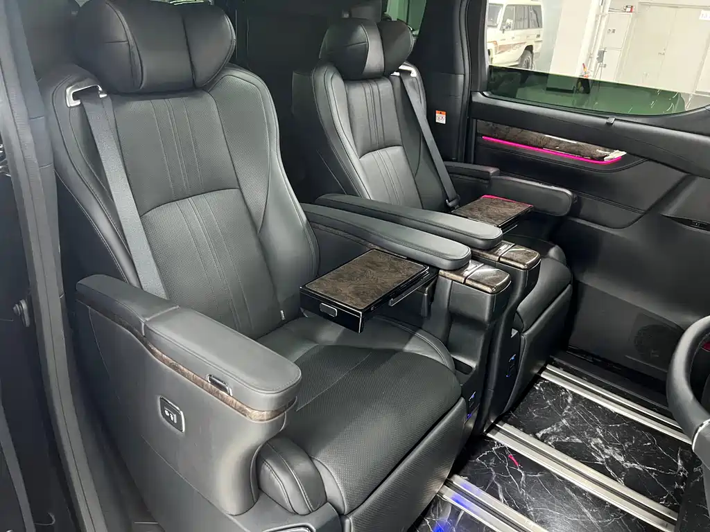 Wilfa 2021 Crown Dual Engine 2.5L HV Premium Edition купить на сайте DeffCars