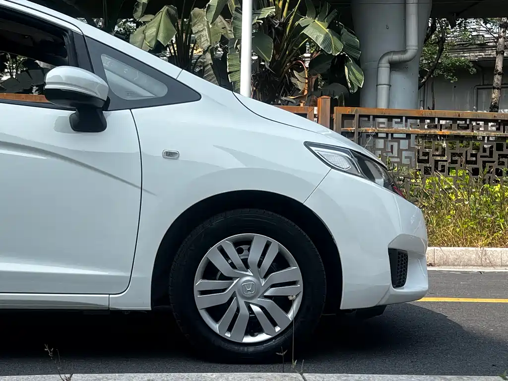 Fit 2016 1.5L LX manual comfort model купить на сайте DeffCars
