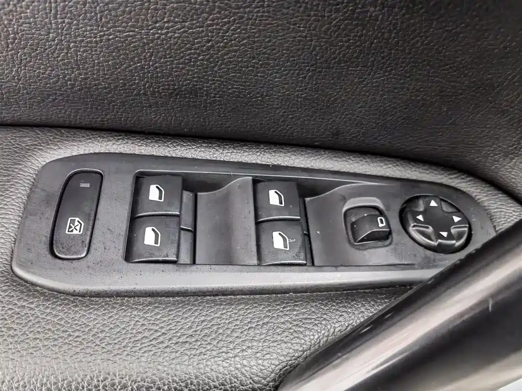 Peugeot 408 2015 1.2T automatic luxury version купить на сайте DeffCars