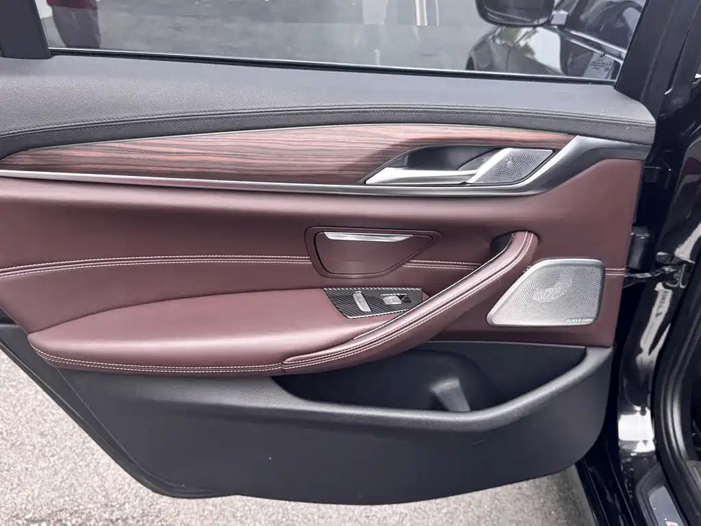 BMW 5 Series 2018 facelift 530Li leading model luxury package купить на сайте DeffCars