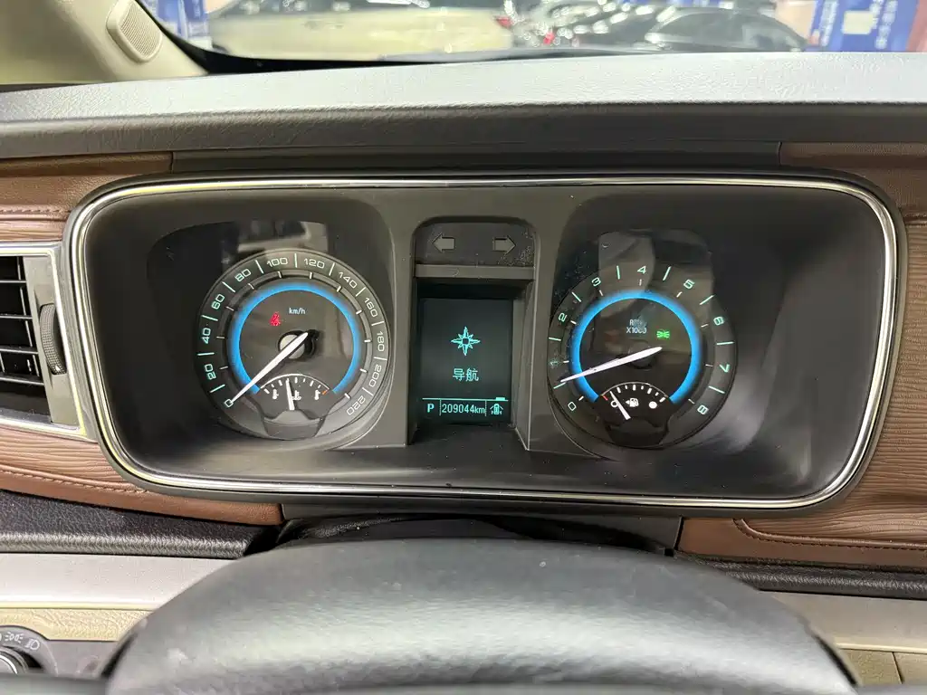 Buick GL8 2014 3.0L XT luxury business flagship version купить на сайте DeffCars