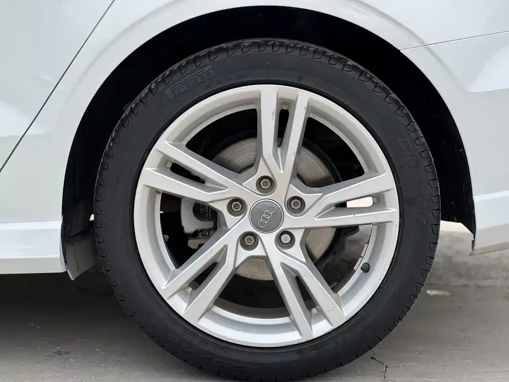 Audi A3 2019 Limousine 35 TFSI Sports National V купить на сайте DeffCars