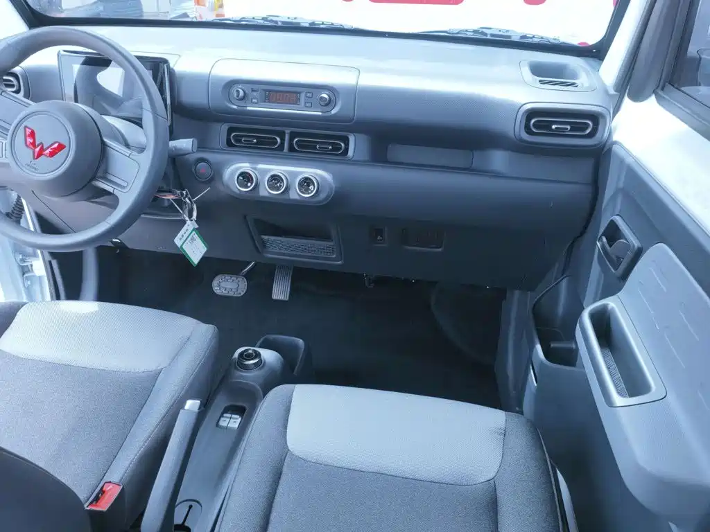 Wuling Zhiguang New Energy 2025 305km Enterprising Type купить на сайте DeffCars