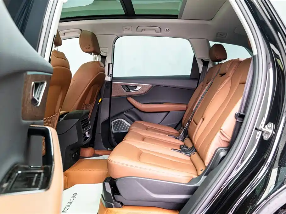 Audi Q7 2025 55 TFSI quattro S line sports купить на сайте DeffCars