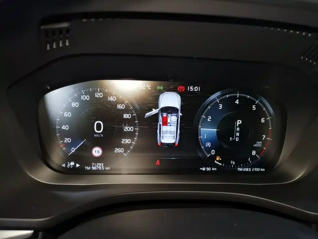 Volvo XC60 2021 T5 four-wheel drive Zhiyuan Deluxe Edition купить на сайте DeffCars