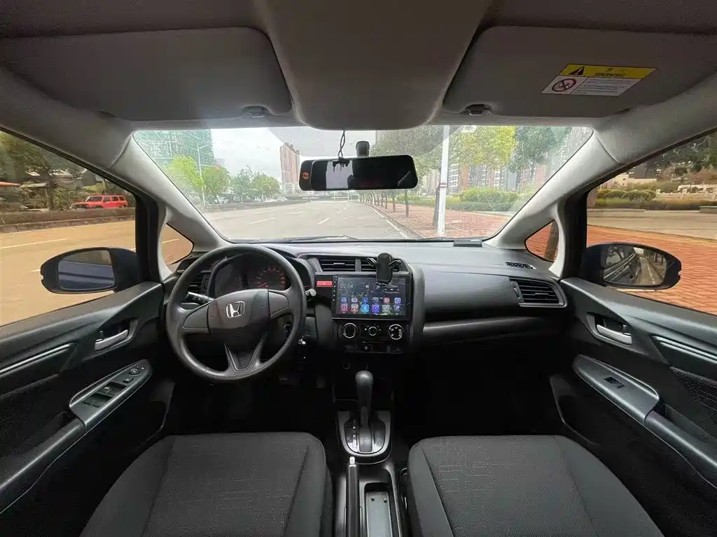 Fit 2016 1.5L LX CVT comfort model купить на сайте DeffCars